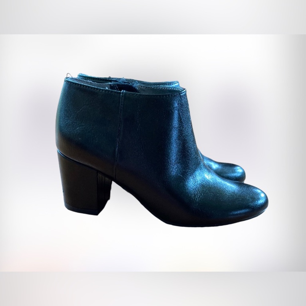 Life Stride: Black Ankle Booties